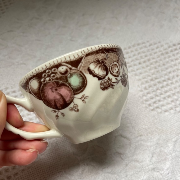 Johnson Brothers  His Majesty Flat Cup - Picture 5 of 7